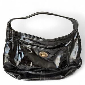 Authentic vintage large coach shoulder bag🤍